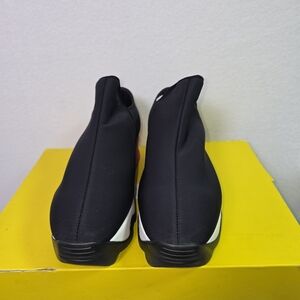 iRi Unisex Black Red Neoprene Sneakers – Size 39 / 9 Women’s / 7 Men’s